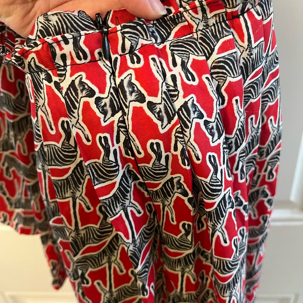 Zara Woman Pleated Mini Skirt with Zebras Red Size Large - Picture 3 of 3